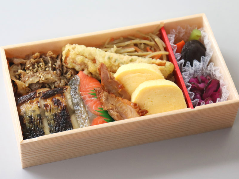 海苔弁当おかず満載
		
